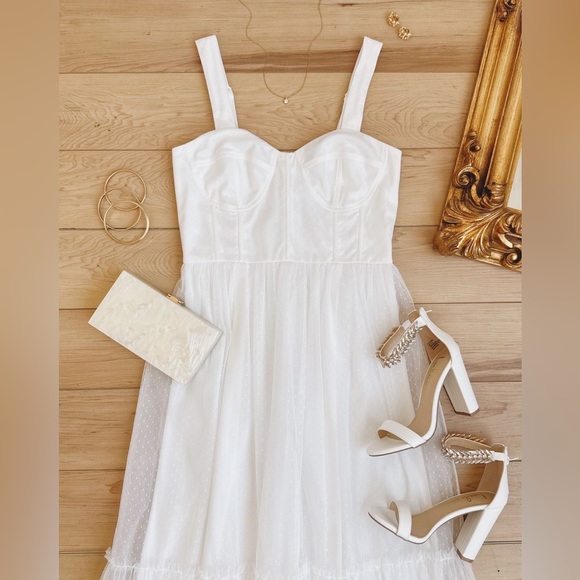 !!!Lulus BRIDE Mystery Box!!! - Picture 7 of 11